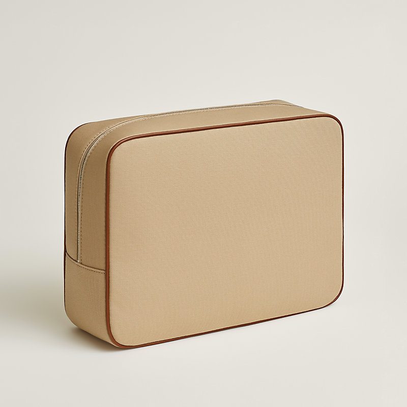 ポーチ 《シャピートル》 GM - ブラック | Hermès - エルメス-公式サイト